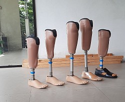 pembagian kaki palsu gratis wilayah surabaya