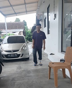 dari semarang mencoba kaki palsu