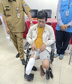 Pengukuran kaki palsu gratis dinsos